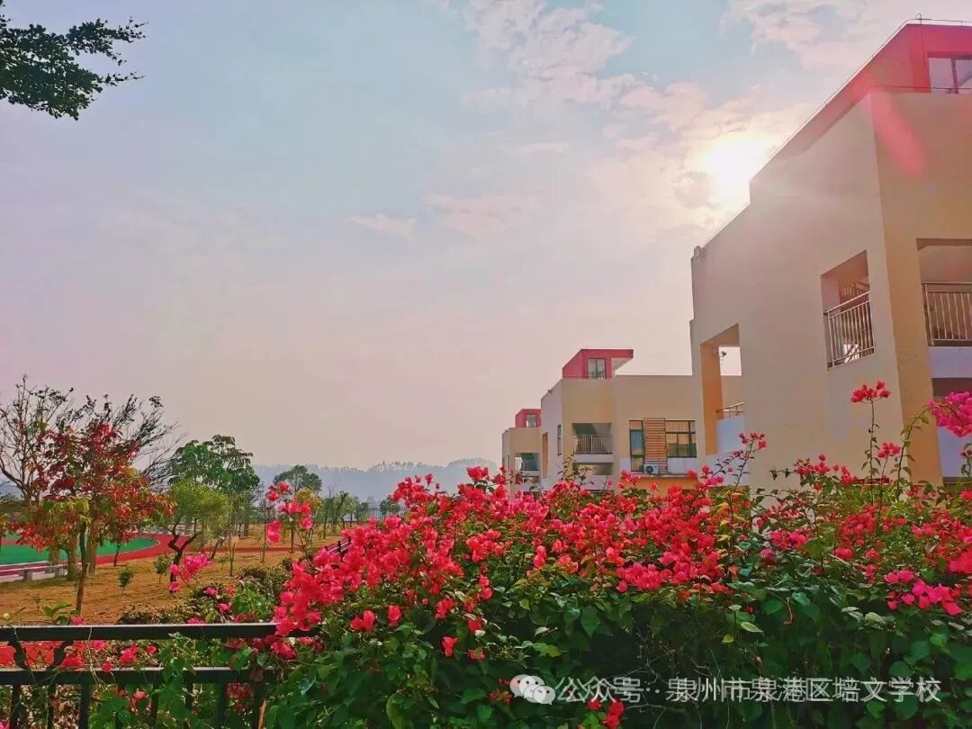 3小学郑庭莹《校园一隅》.jpg